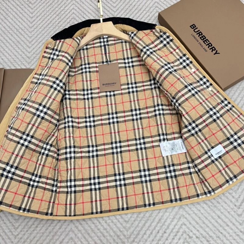 Burberry Outwear Durable 104545