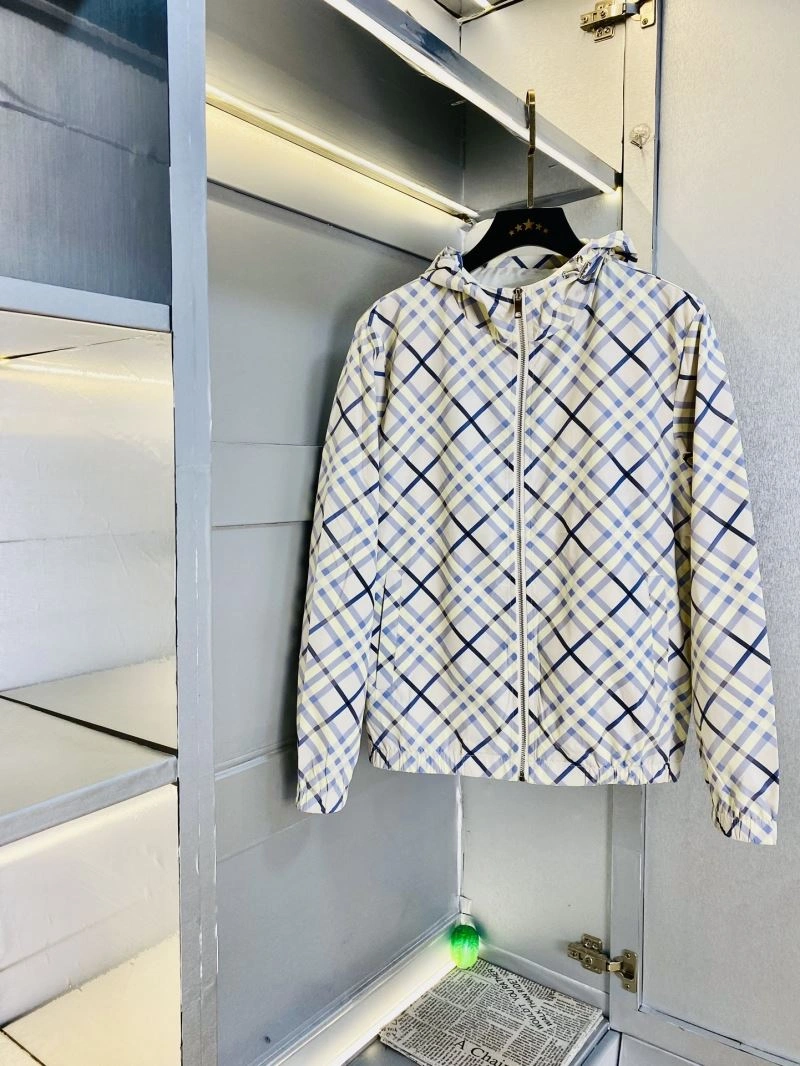 Unisex Burberry Outwear 104489