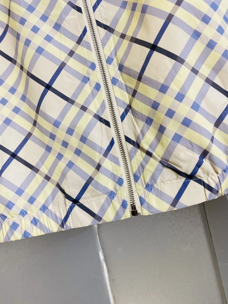 Unisex Burberry Outwear 104489