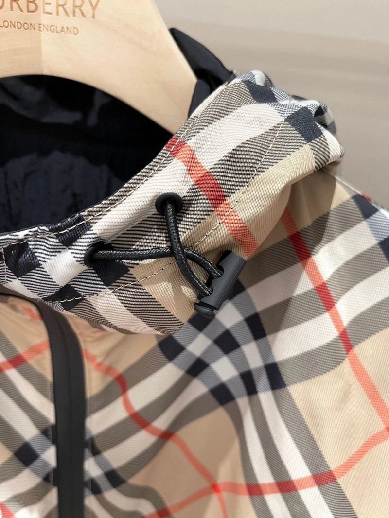 Burberry Outwear Versatile 104481