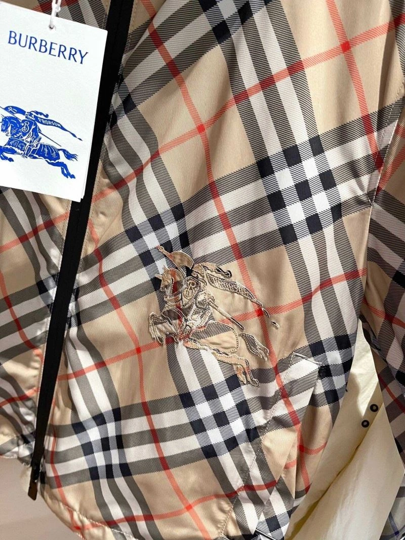 Burberry Outwear Versatile 104481
