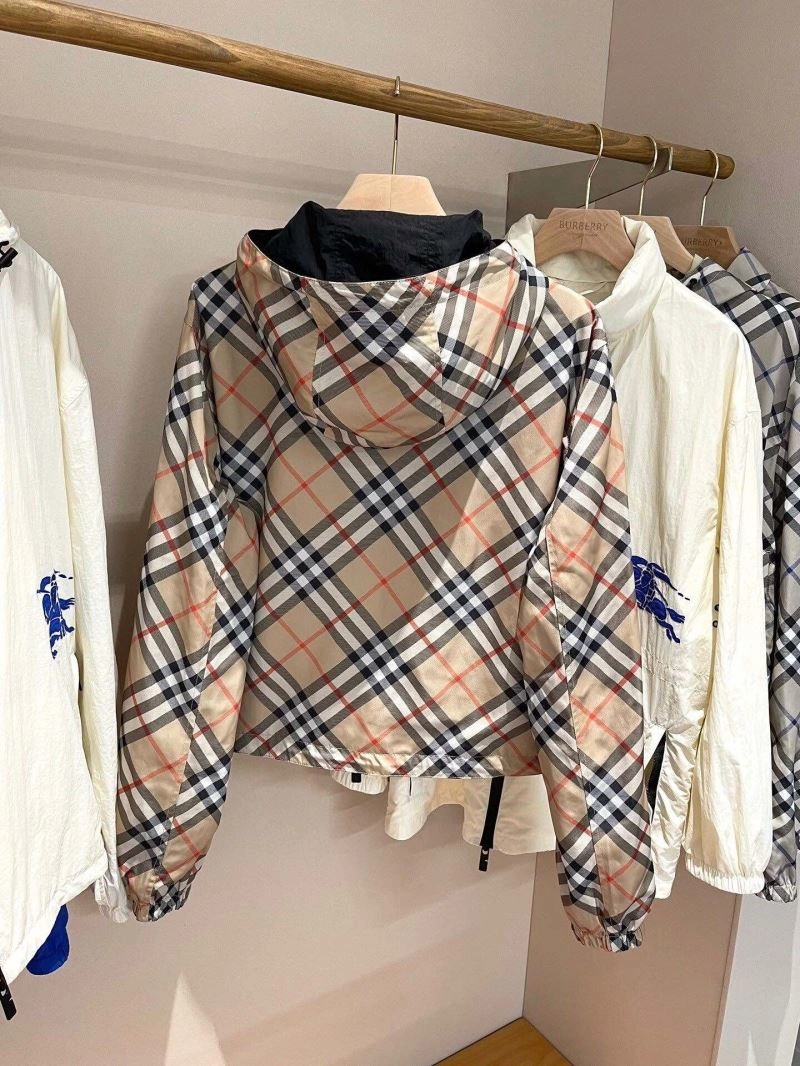 Burberry Outwear Versatile 104481