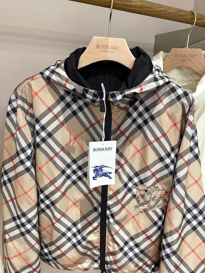 Burberry Outwear Versatile 104481