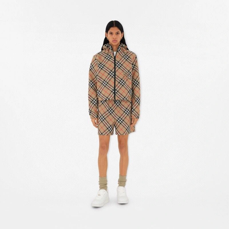 SportInspired Burberry Outwear 104515