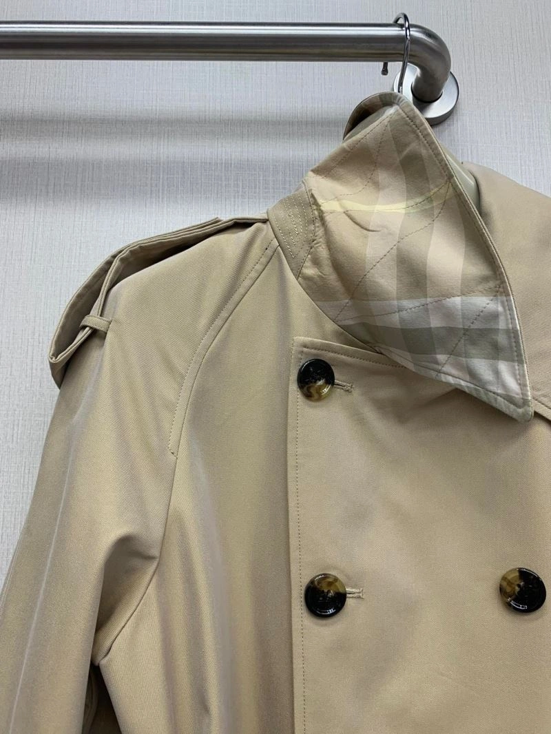 Flexible Burberry Outwear 104471
