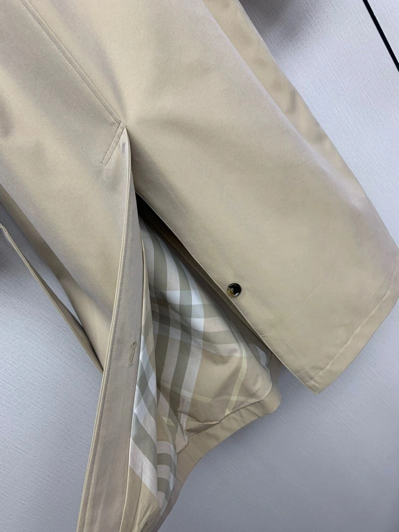 Flexible Burberry Outwear 104471