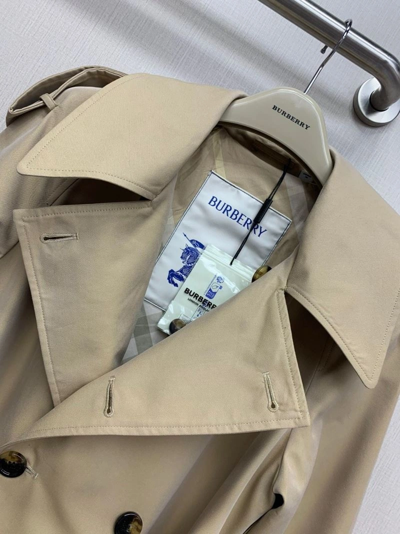 Flexible Burberry Outwear 104471
