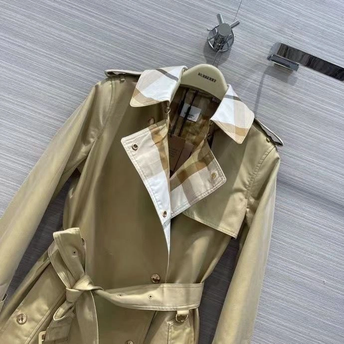 Durable Burberry Outwear 104465