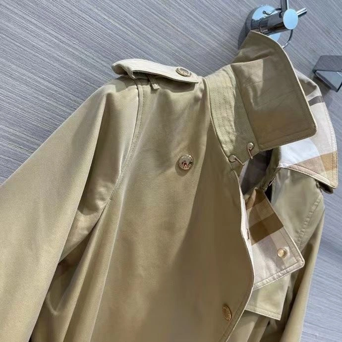 Durable Burberry Outwear 104465