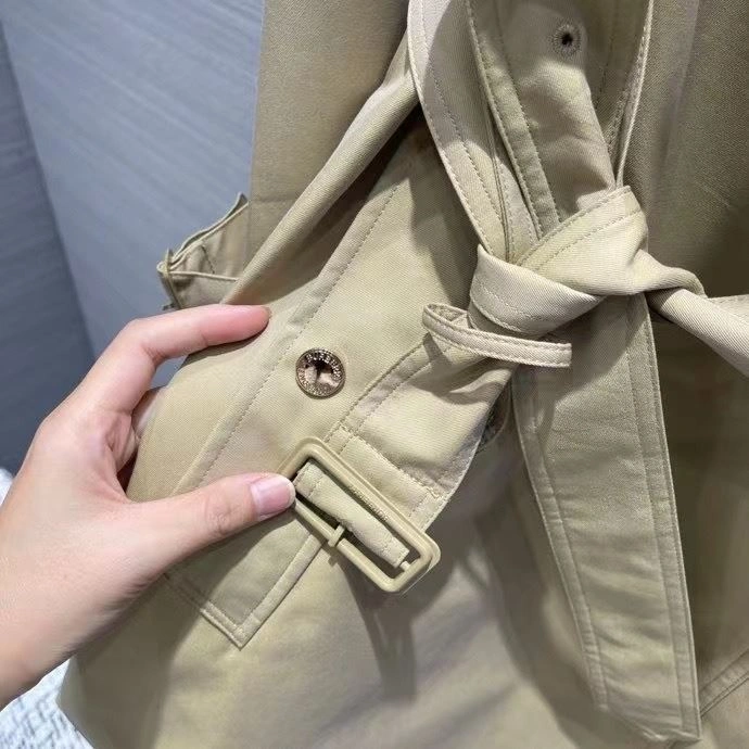 Durable Burberry Outwear 104465