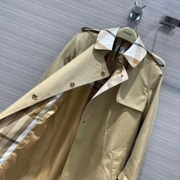 Durable Burberry Outwear 104465