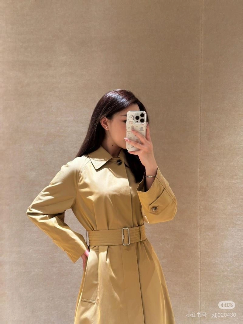Burberry Outwear Modern 104464