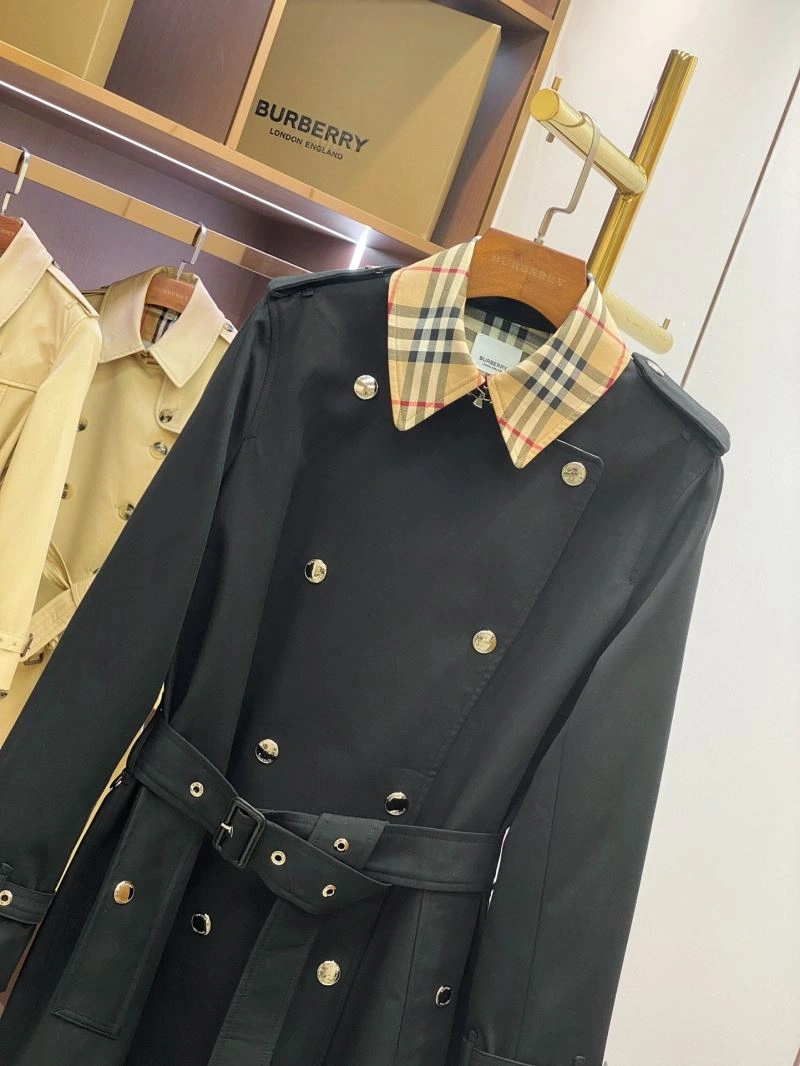 Burberry Outwear Elegant 104470