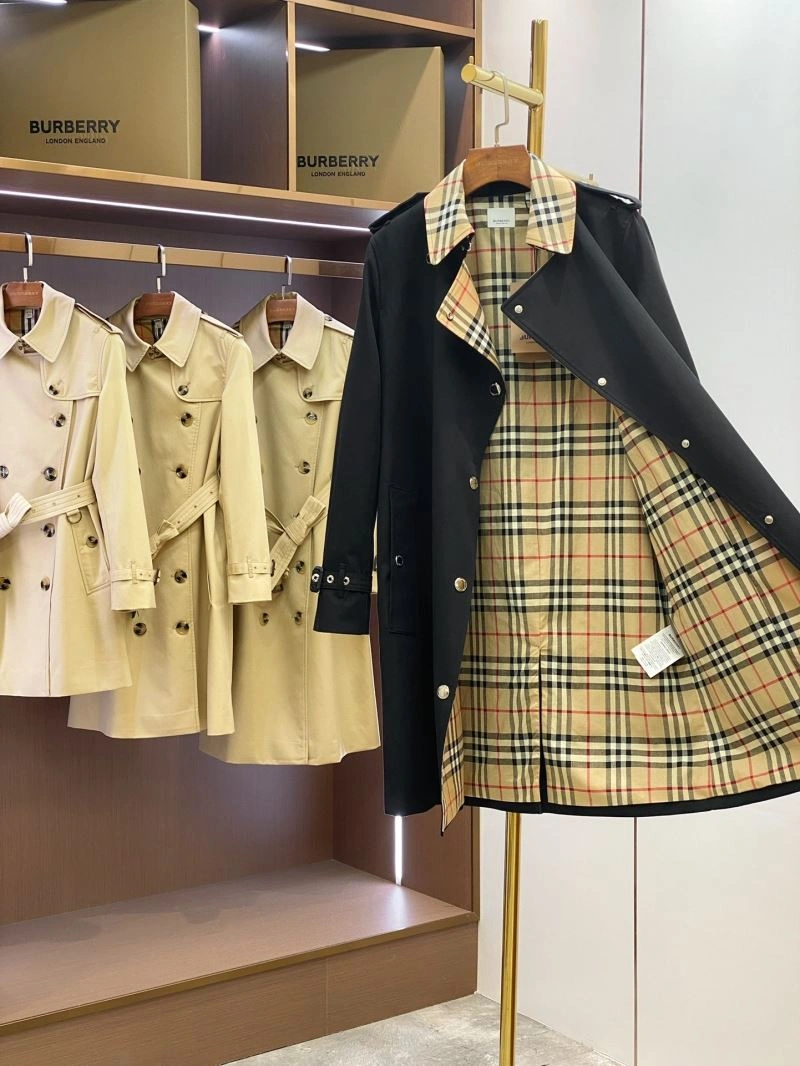 Burberry Outwear Elegant 104470