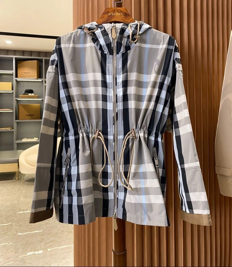 Comfortable Burberry Outwear 104453