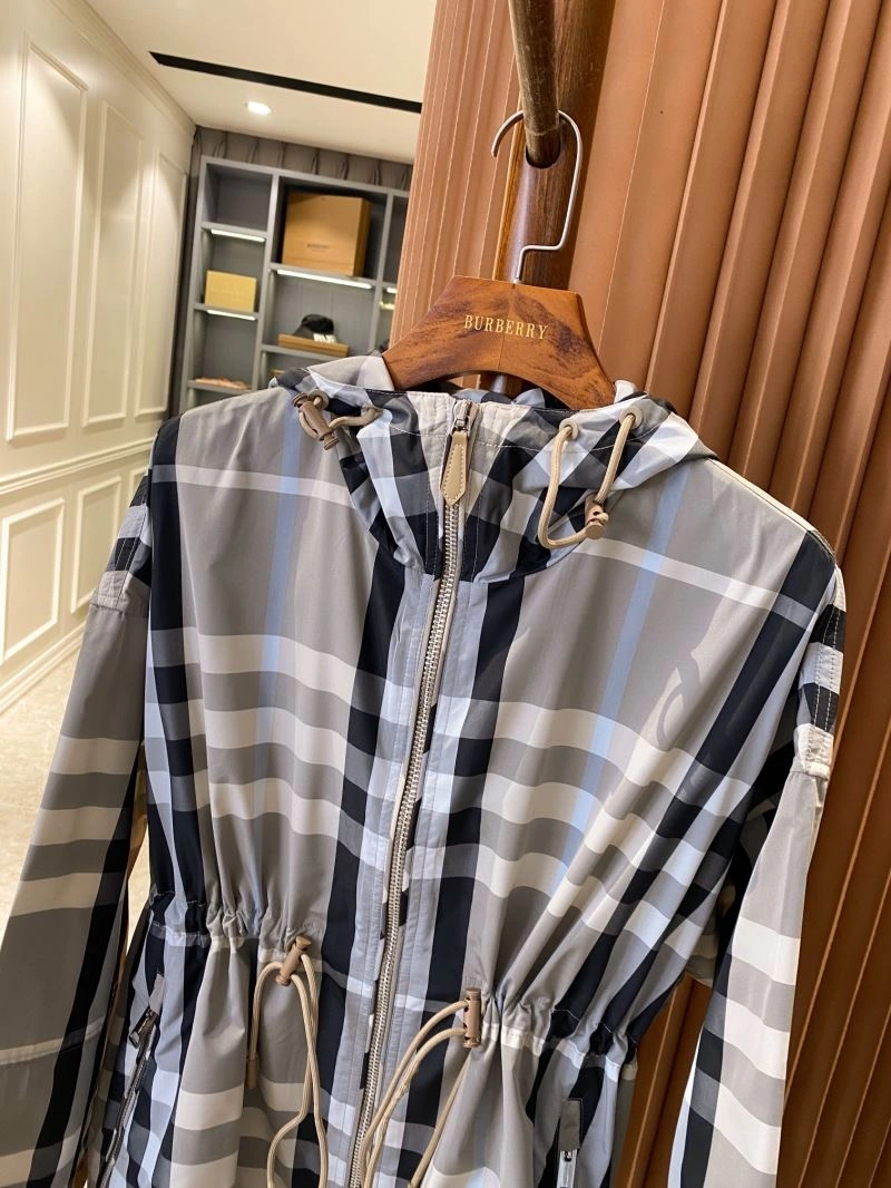 Comfortable Burberry Outwear 104453