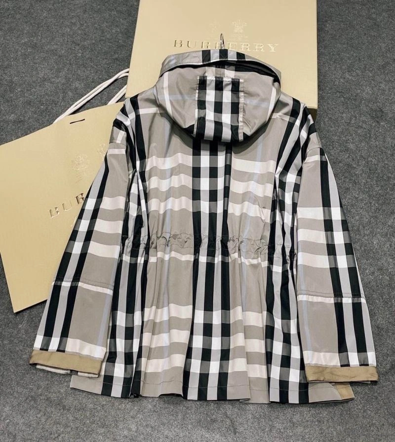 Comfortable Burberry Outwear 104453