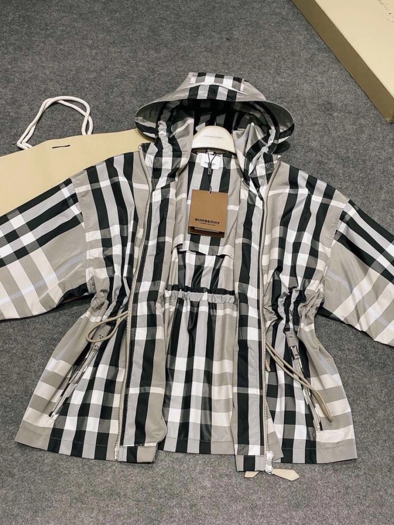 Comfortable Burberry Outwear 104453