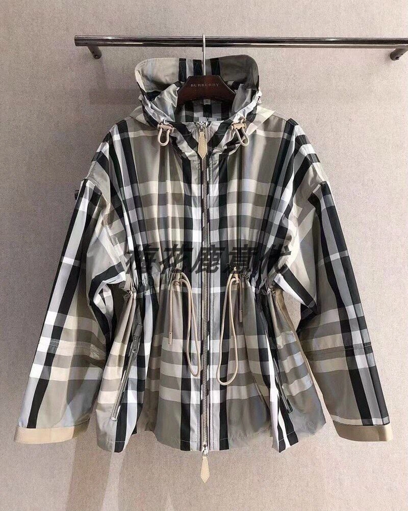 Comfortable Burberry Outwear 104453