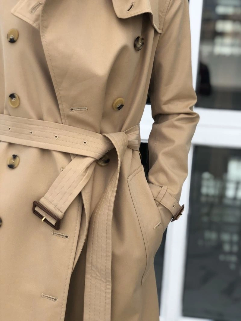 Effortless Burberry Outwear 104482