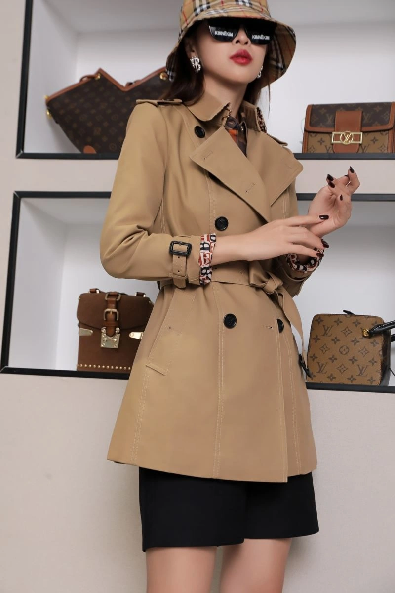 Resilient Burberry Outwear 104441