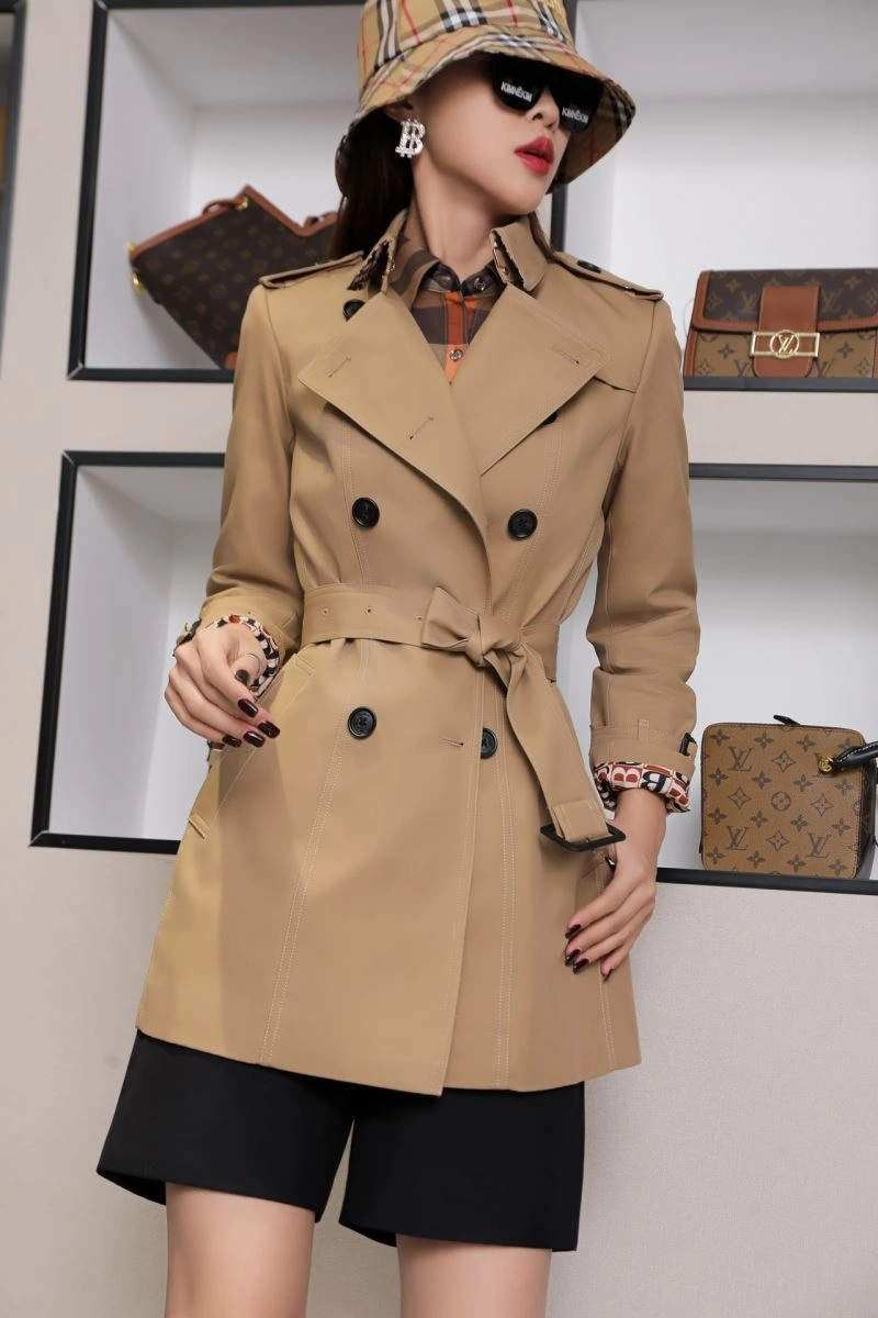 Resilient Burberry Outwear 104441