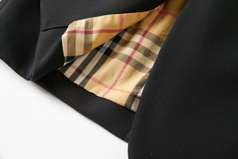 ModernLook Burberry Outwear 104432