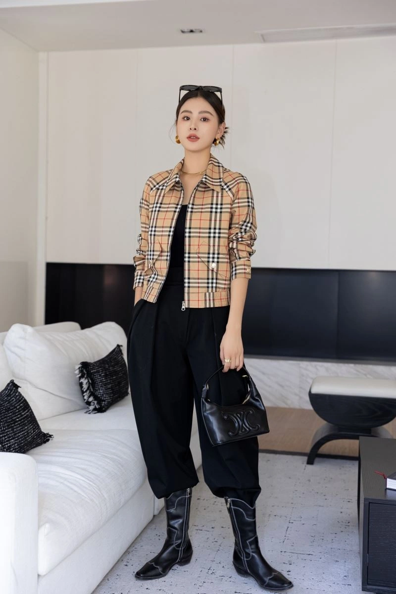 Burberry Outwear RelaxedFit 104434
