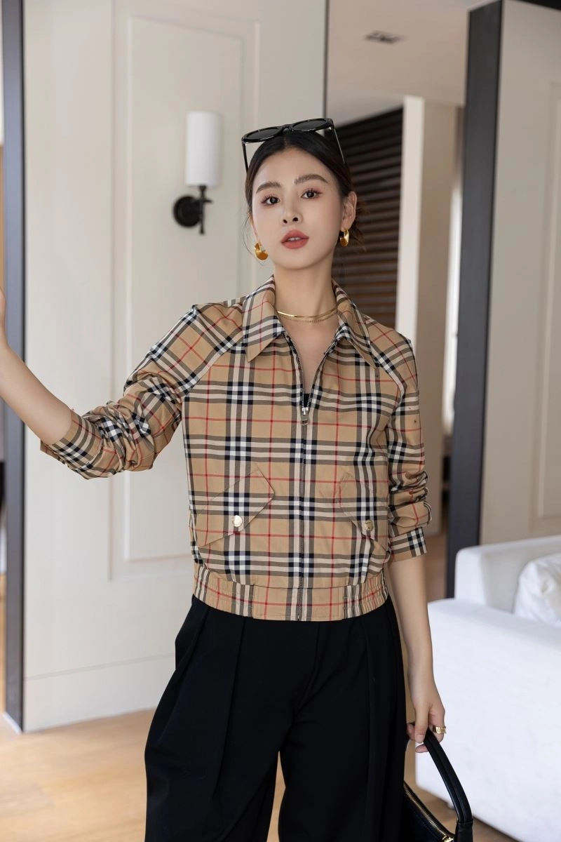 Burberry Outwear RelaxedFit 104434