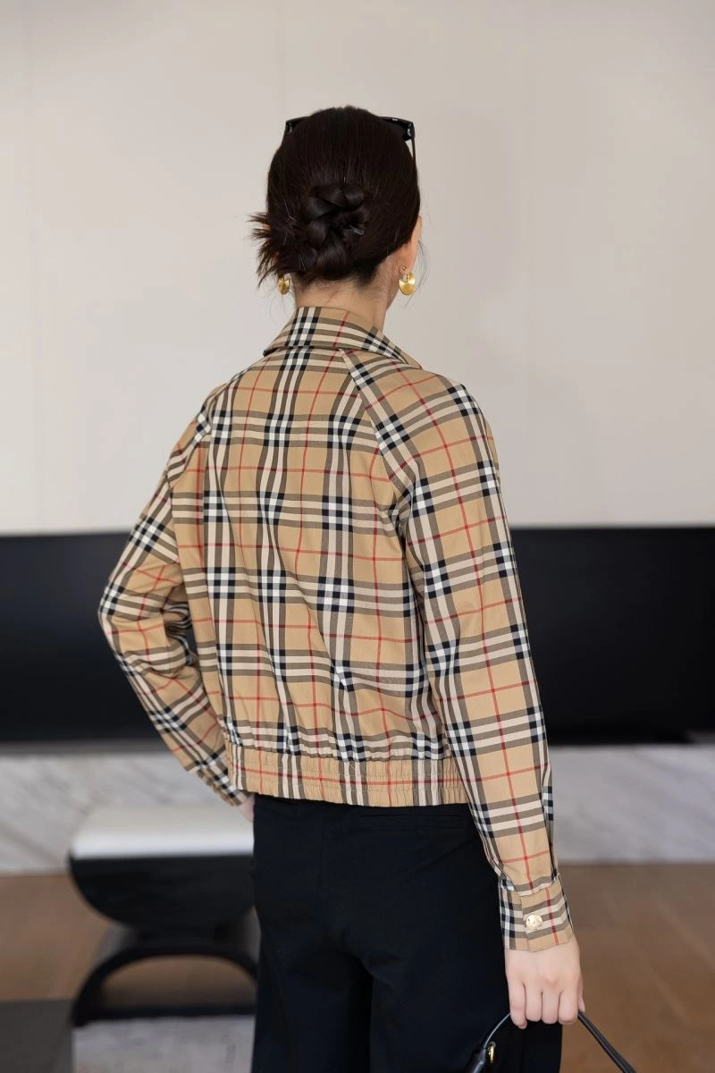 Burberry Outwear RelaxedFit 104434