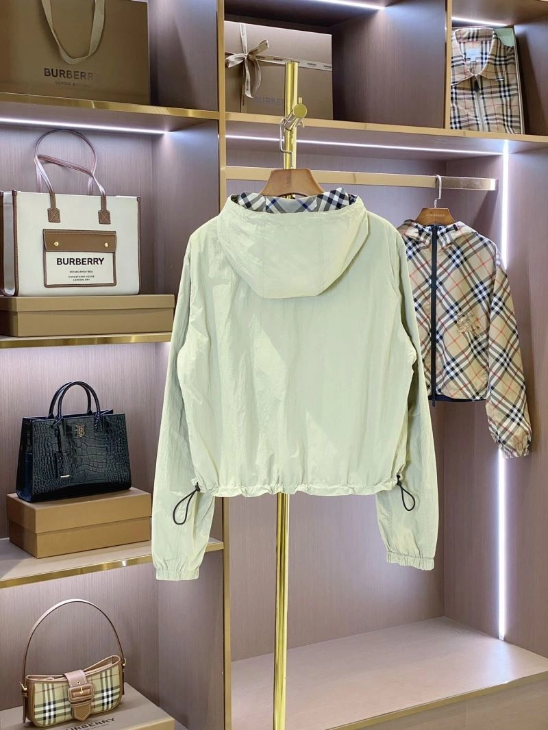 Breathable Burberry Outwear 104483