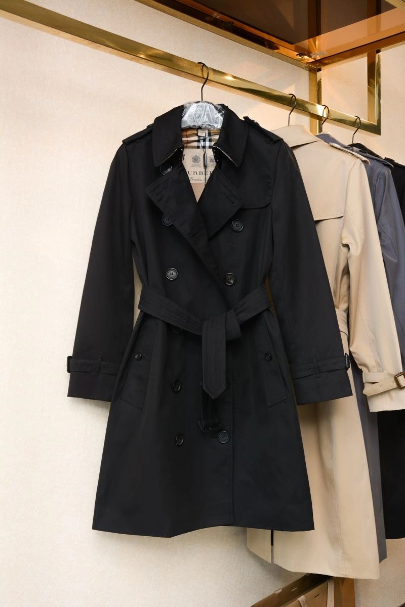 Modern Burberry Outwear 104426