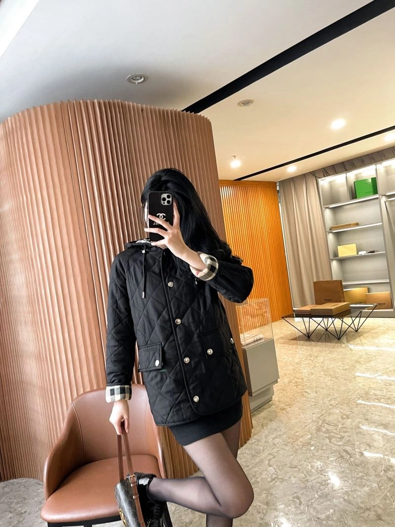 Burberry Outwear GoAnywhere 104413