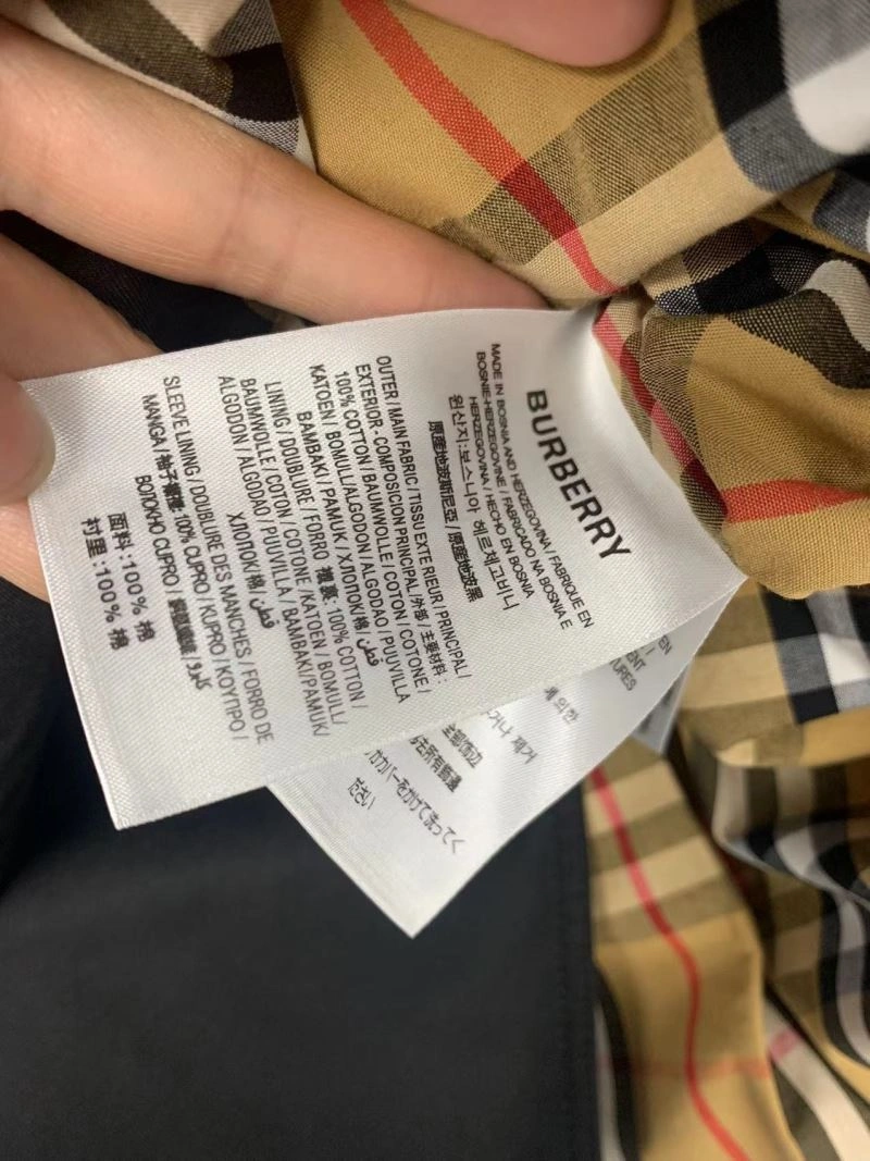 Burberry Outwear Durable 104450