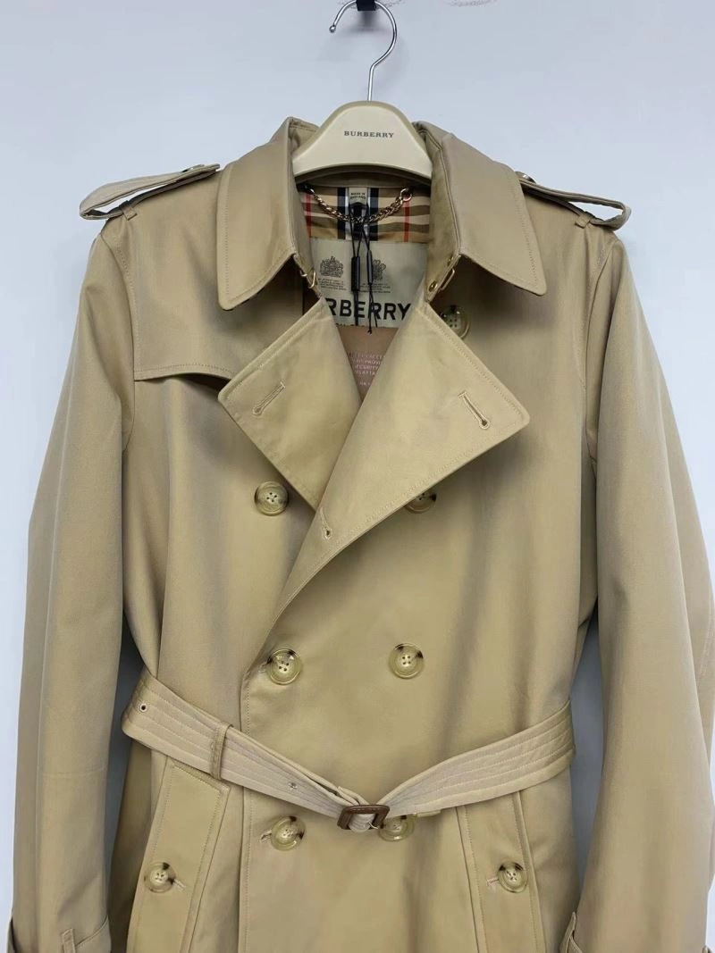 Classic Burberry Outwear 104409