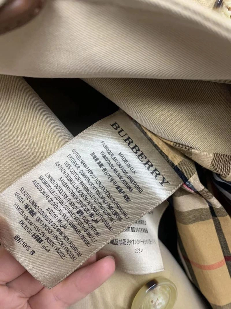 Classic Burberry Outwear 104409