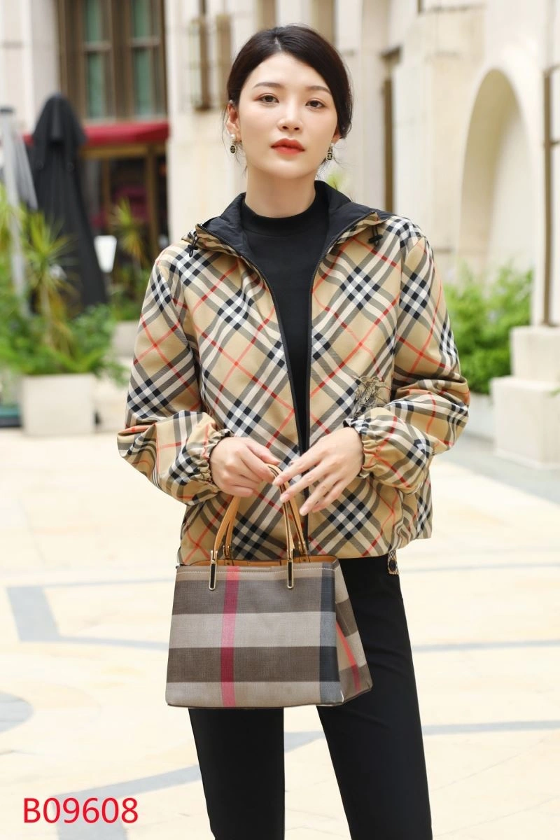 Burberry Outwear Vibrant 104448