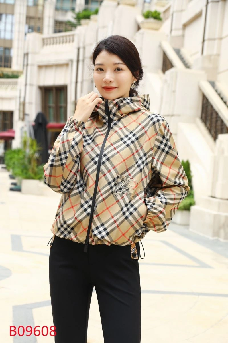 Burberry Outwear Vibrant 104448