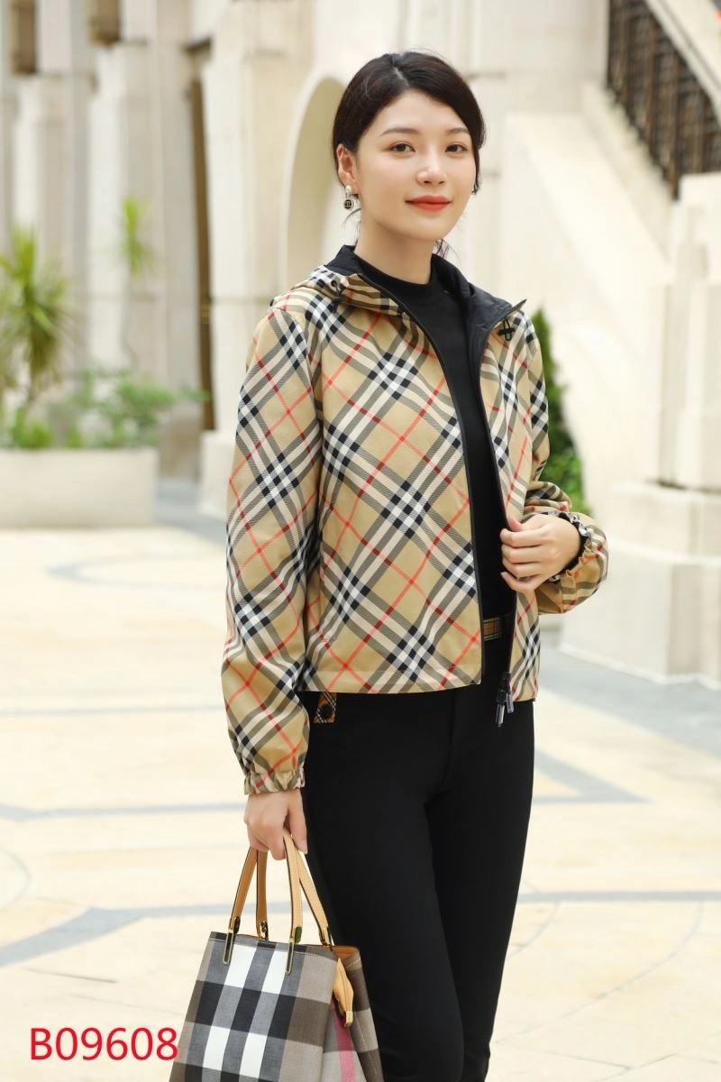 Burberry Outwear Vibrant 104448
