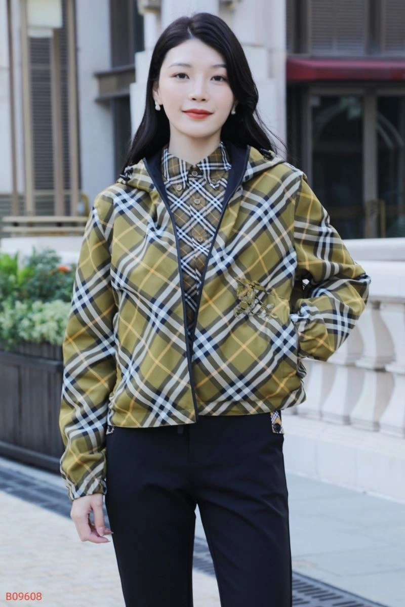 WellDesigned Burberry Outwear 104399