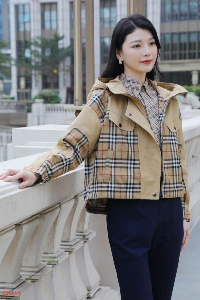 Attractive Burberry Outwear 104403