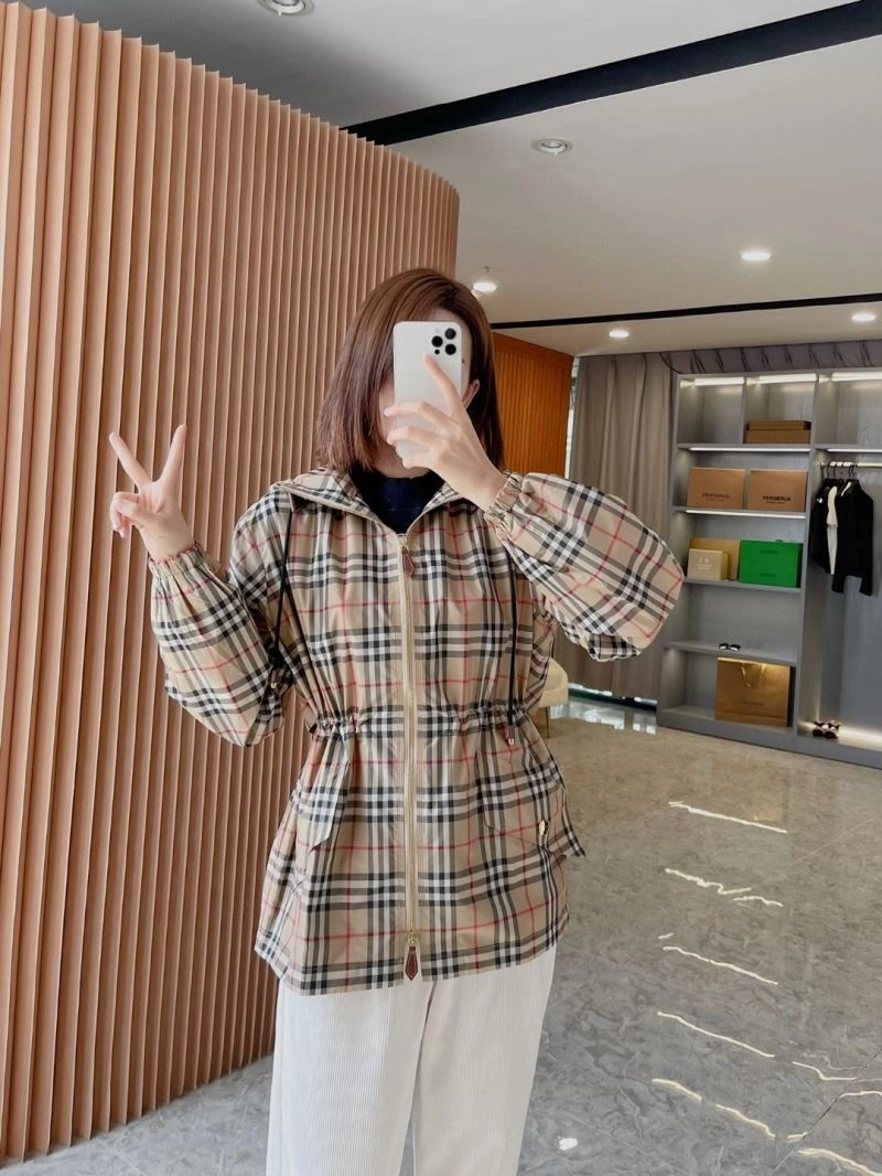 Burberry Outwear Lightweight 104386