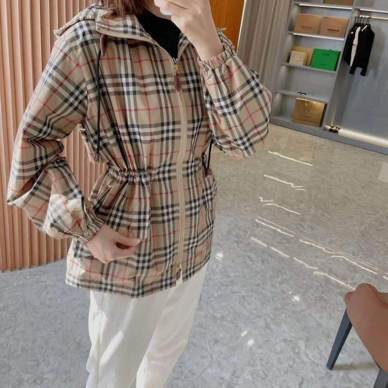 Burberry Outwear Lightweight 104386