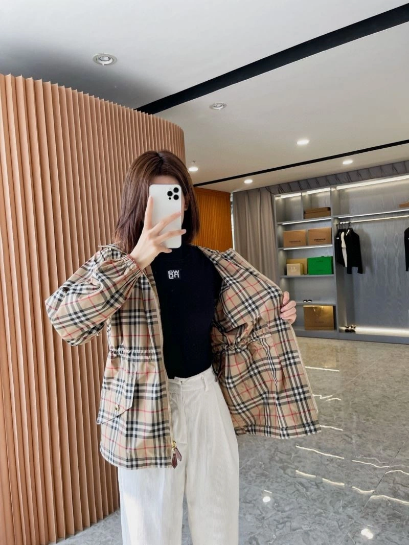 Burberry Outwear Lightweight 104386