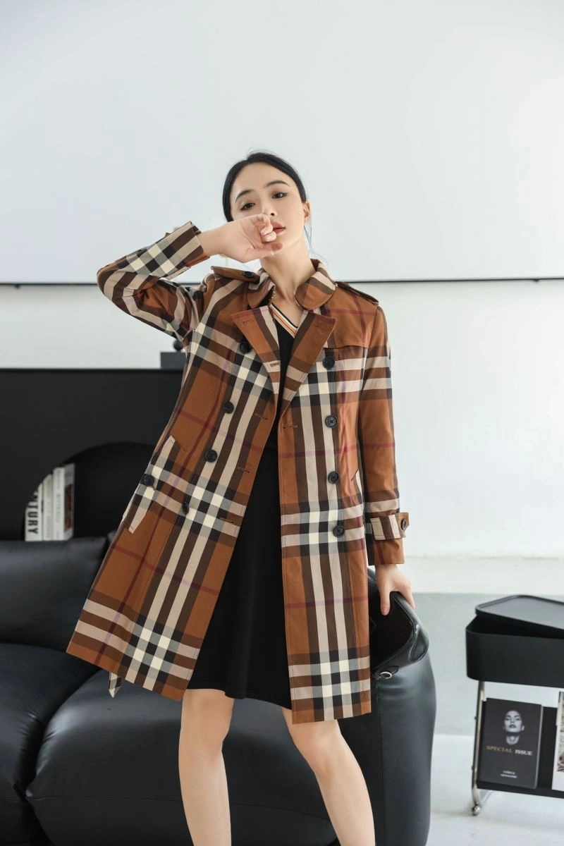 Lightweight Burberry Outwear 104416