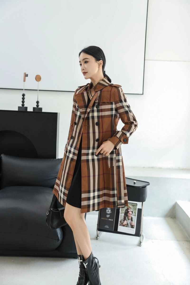 Lightweight Burberry Outwear 104416