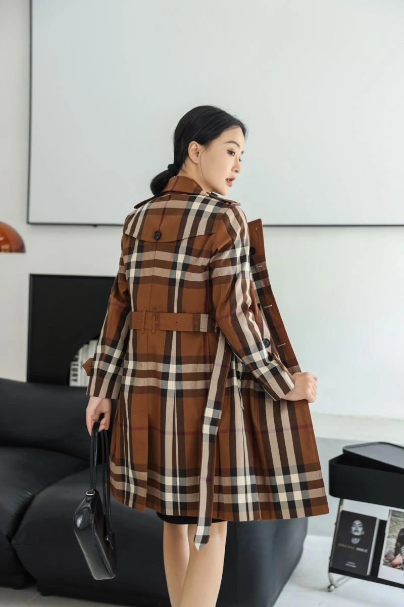 Lightweight Burberry Outwear 104416