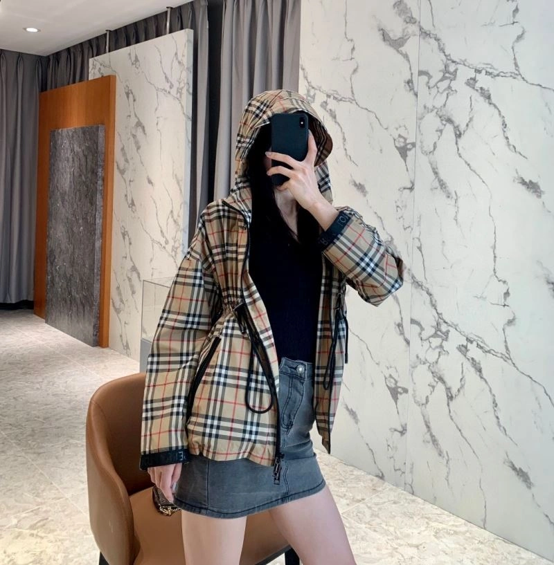 Burberry Outwear Versatile 104369