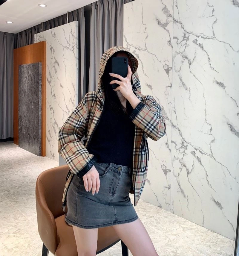Burberry Outwear Versatile 104369