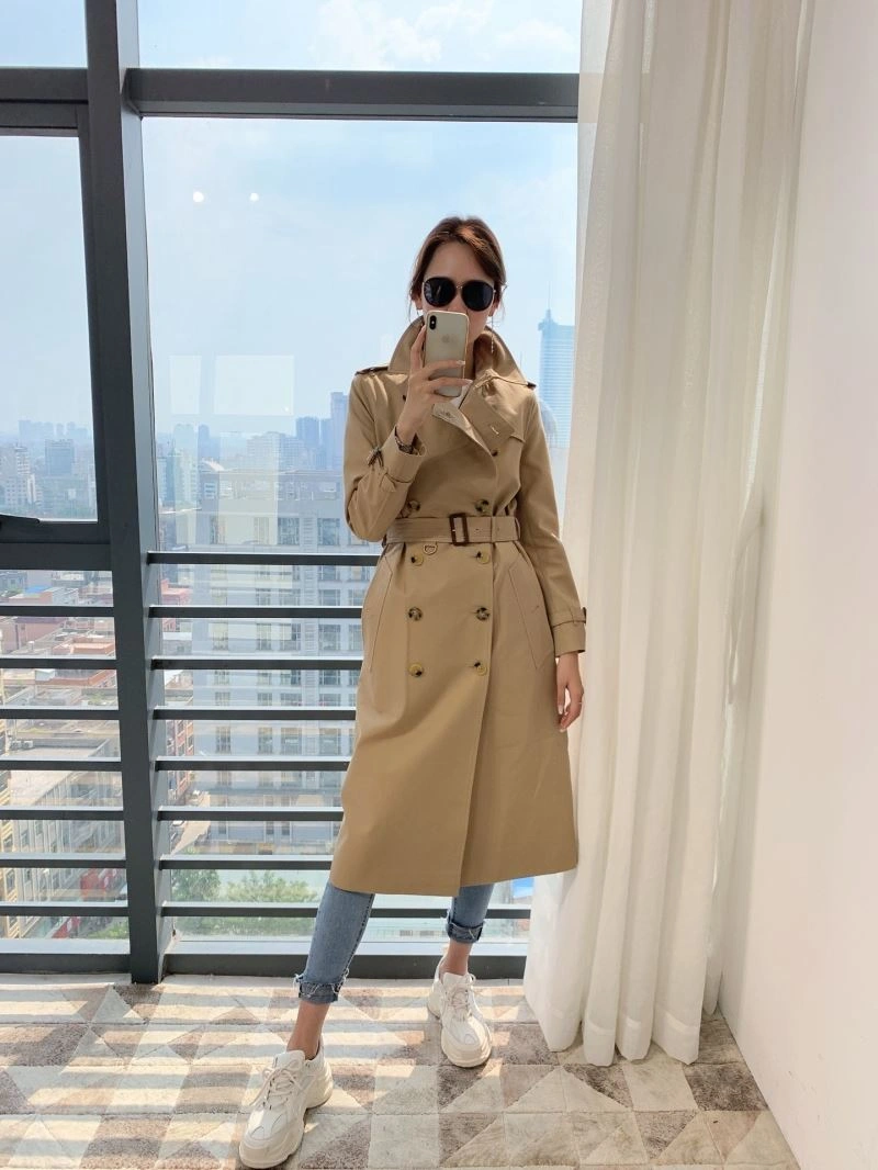 Vibrant Burberry Outwear 104392